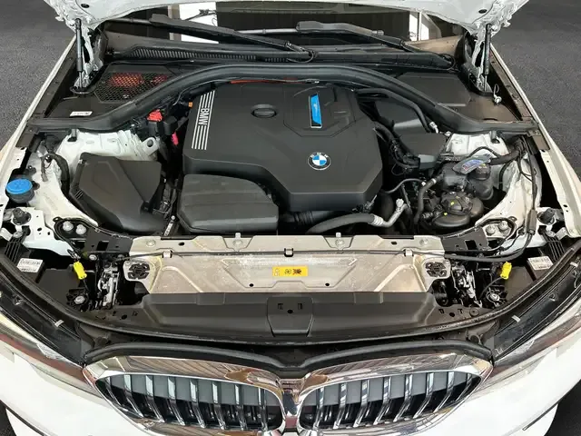 BMW 330