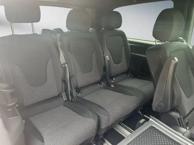Mercedes-Benz V 220