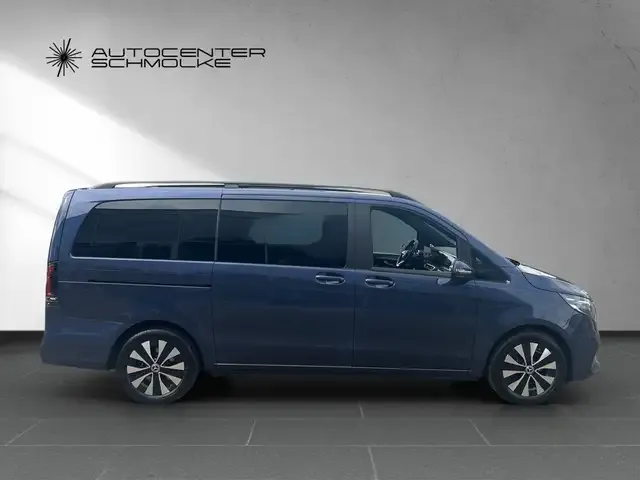 Mercedes-Benz V 220