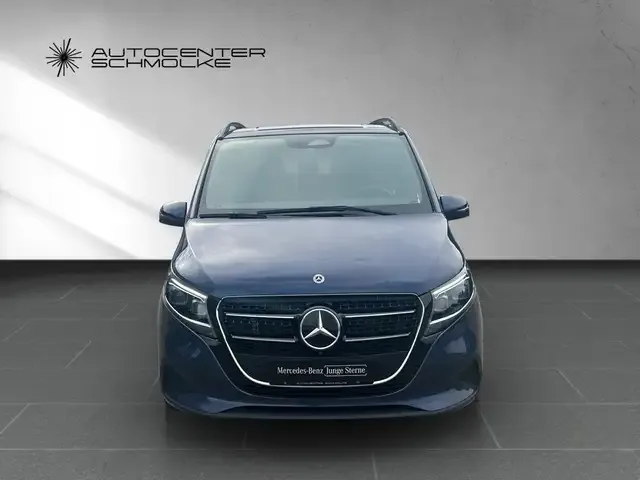 Mercedes-Benz V 220