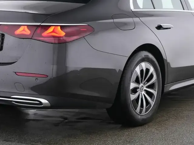 Mercedes-Benz E 200