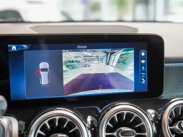 Mercedes-Benz GLB 200