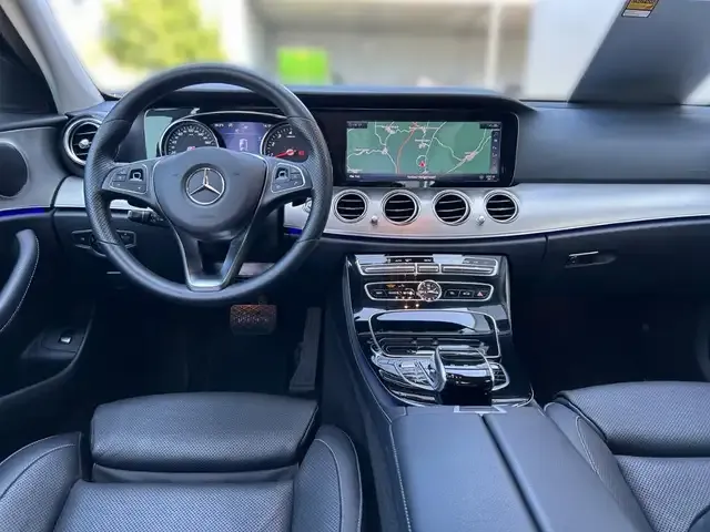 Mercedes-Benz E 300