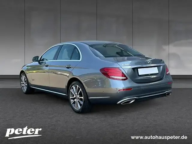 Mercedes-Benz E 300