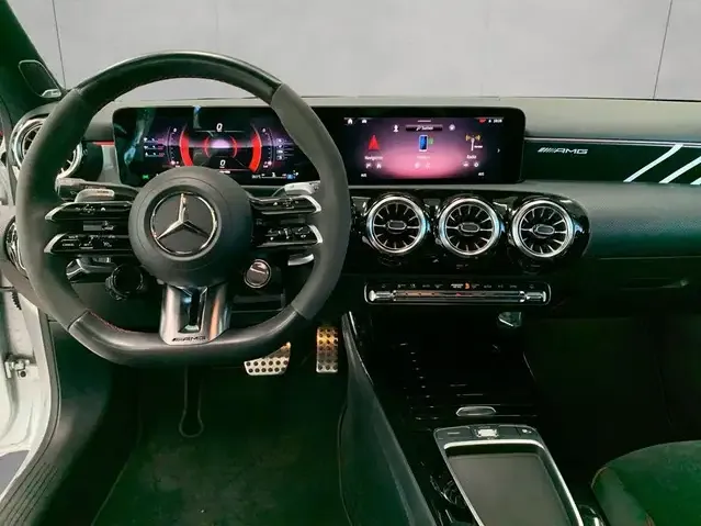 Mercedes-Benz A 45 AMG