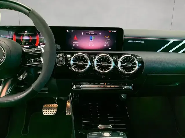 Mercedes-Benz A 45 AMG
