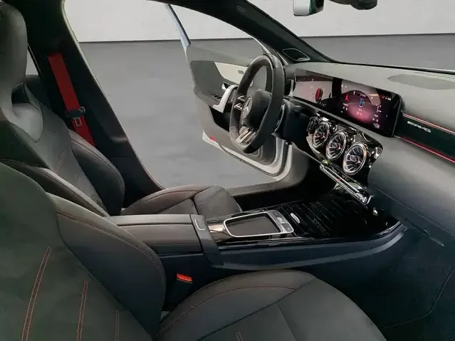 Mercedes-Benz A 45 AMG