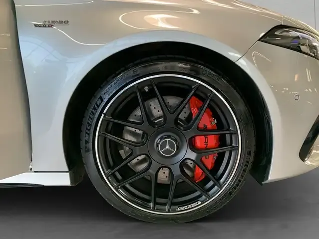 Mercedes-Benz A 45 AMG