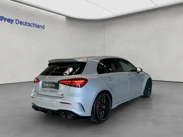 Mercedes-Benz A 45 AMG