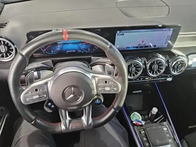 Mercedes-Benz GLB 35 AMG
