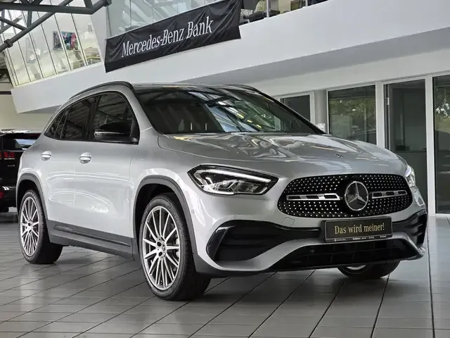 Mercedes-Benz GLA 200