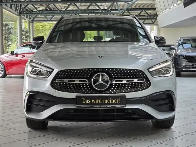 Mercedes-Benz GLA 200