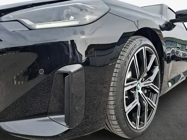 BMW 230