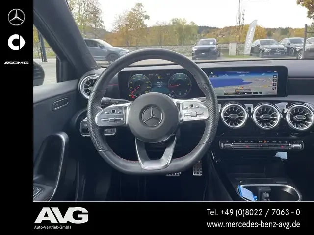 Mercedes-Benz A 220
