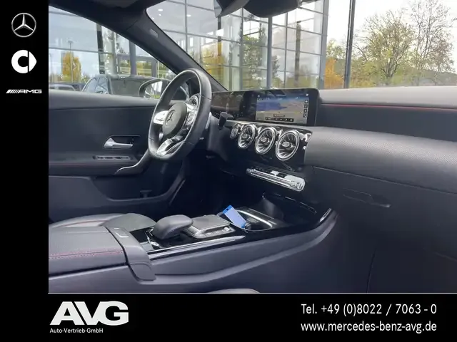 Mercedes-Benz A 220