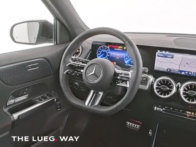 Mercedes-Benz EQB 300