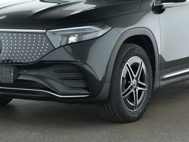Mercedes-Benz EQB 300
