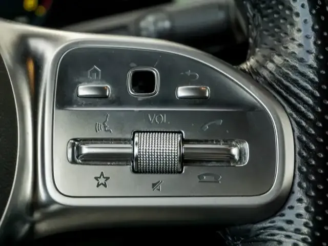 Mercedes-Benz GLB 220