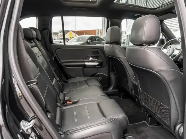 Mercedes-Benz GLB 220