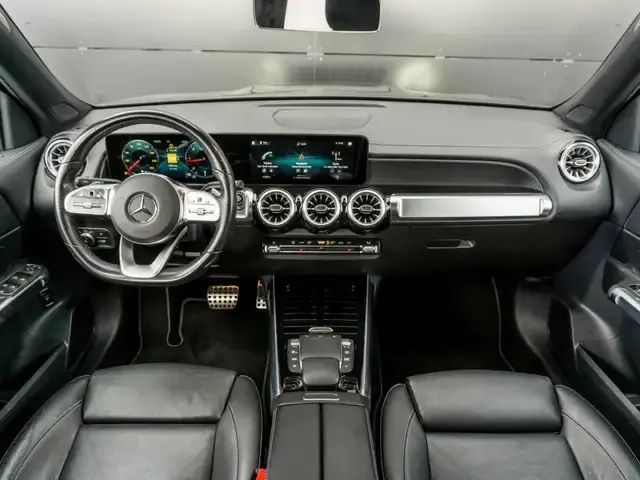 Mercedes-Benz GLB 220