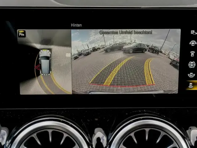 Mercedes-Benz GLB 220