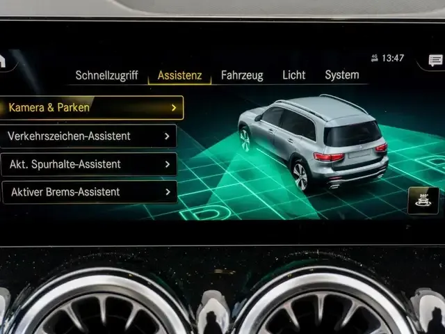 Mercedes-Benz GLB 220