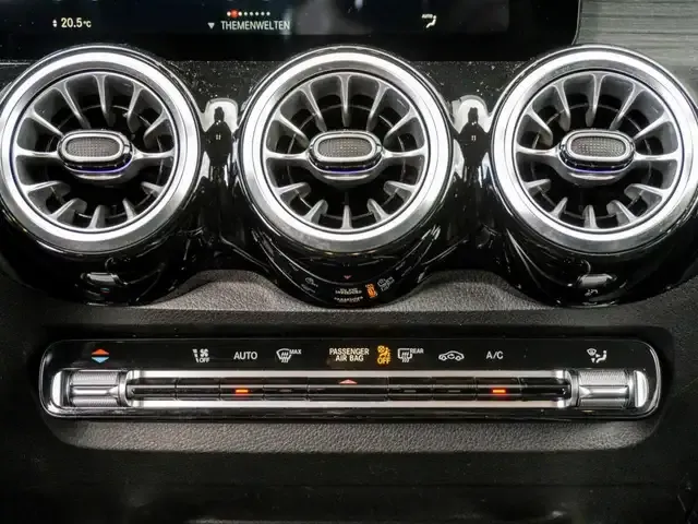 Mercedes-Benz GLB 220