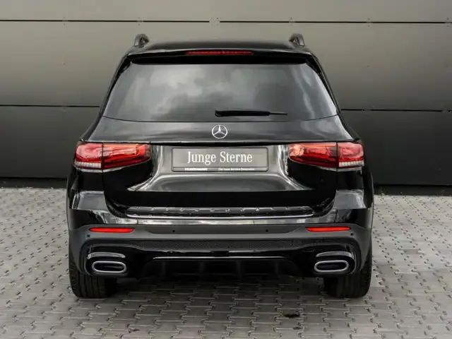 Mercedes-Benz GLB 220