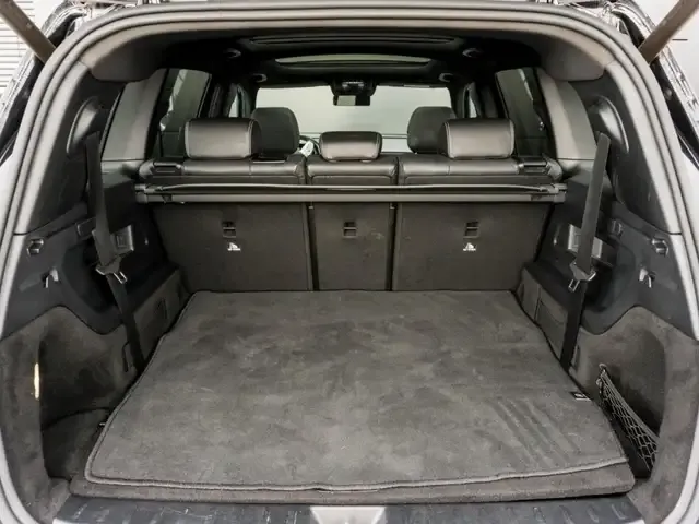 Mercedes-Benz GLB 220