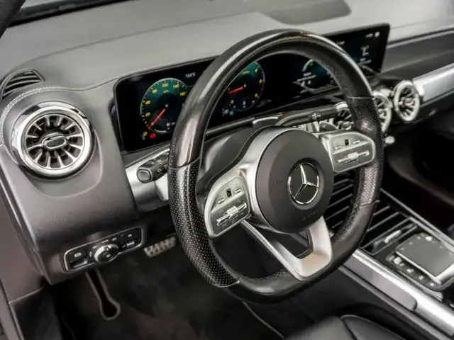 Mercedes-Benz GLB 220
