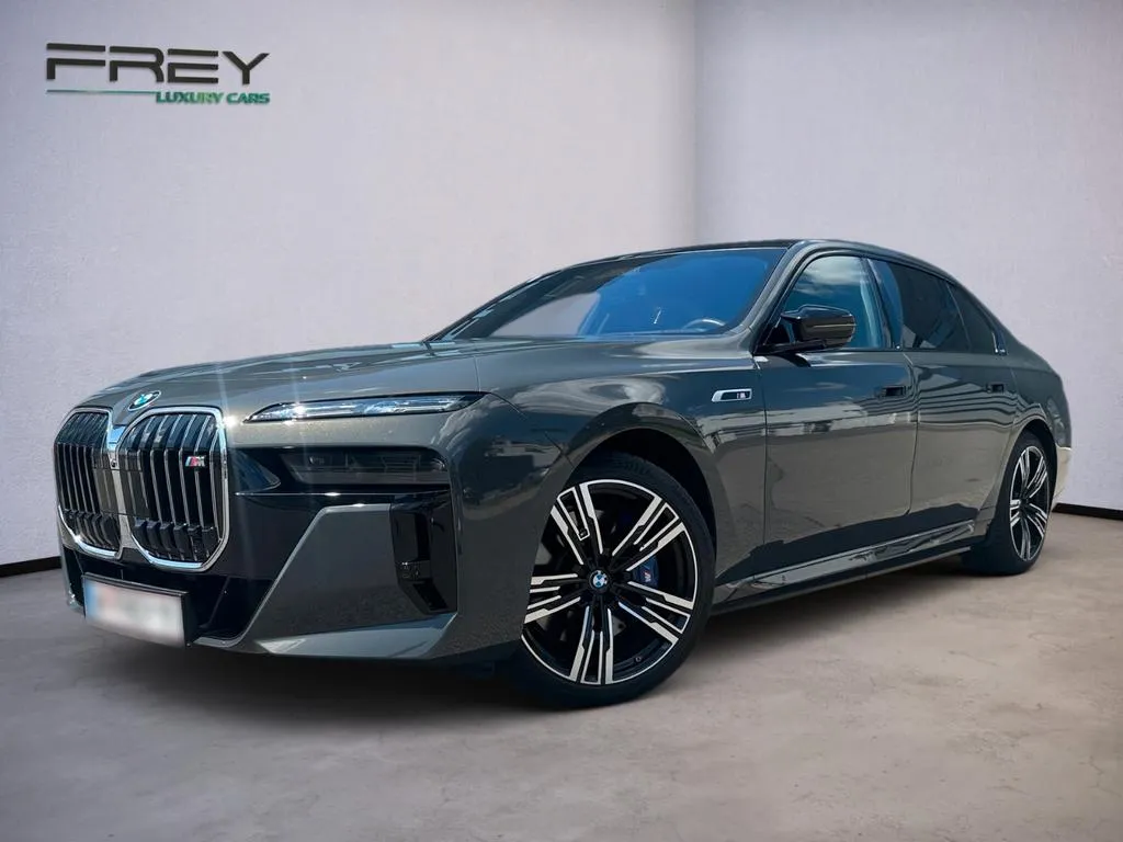 BMW i7