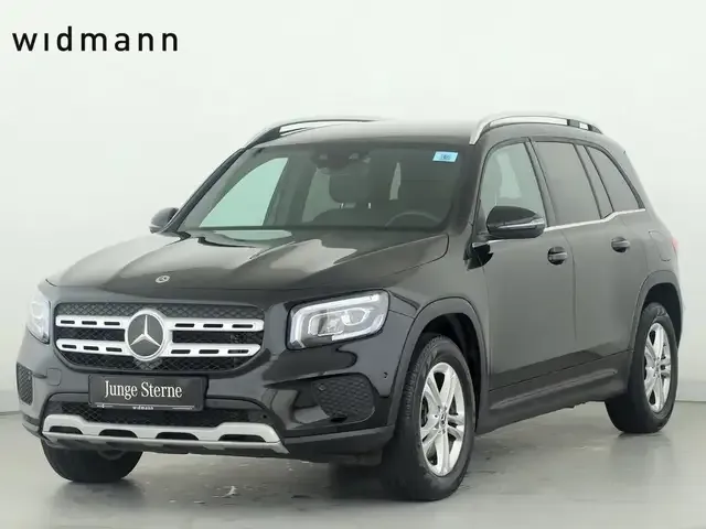 Mercedes-Benz GLB 220