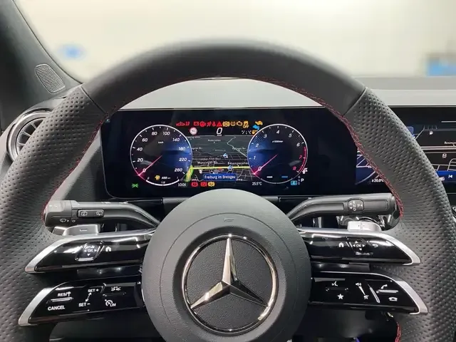 Mercedes-Benz GLA 200