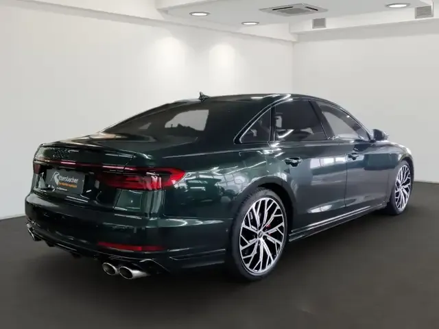 Audi S8
