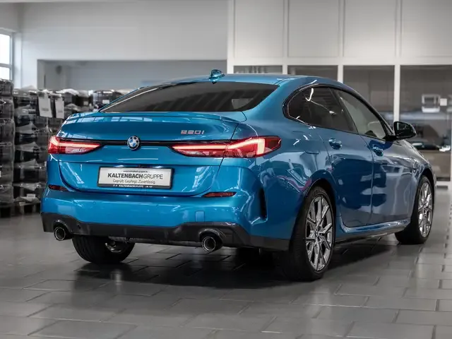 BMW 220