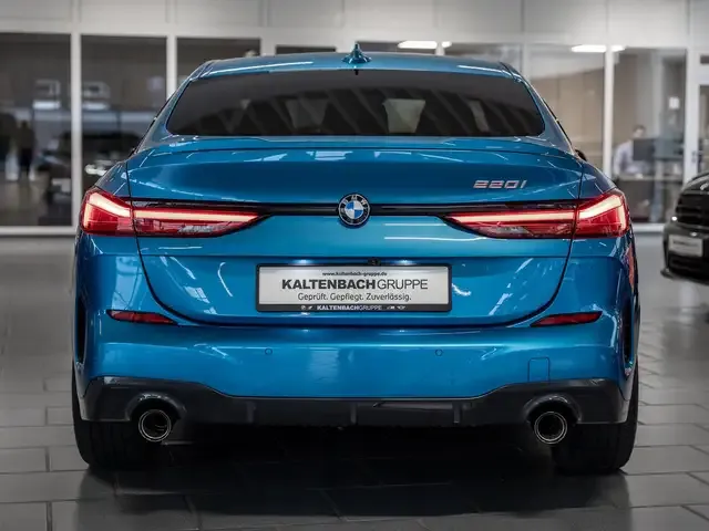 BMW 220