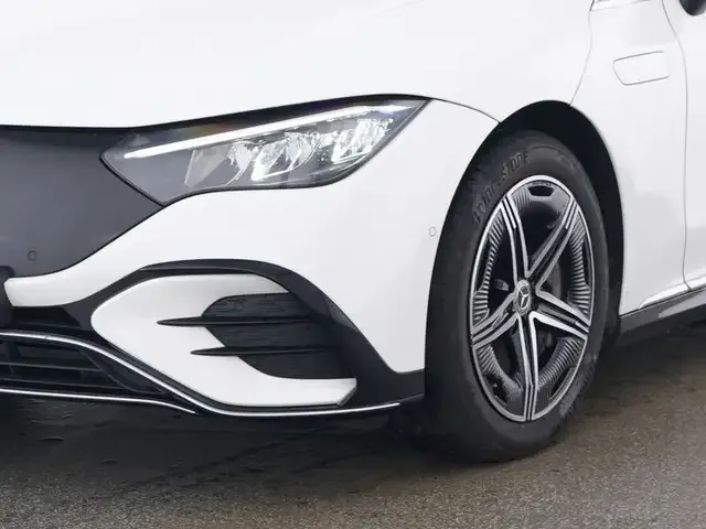 Mercedes-Benz EQE 300