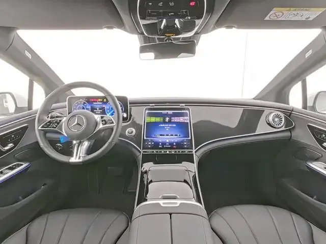 Mercedes-Benz EQE 300