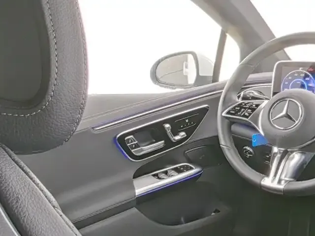 Mercedes-Benz EQE 300