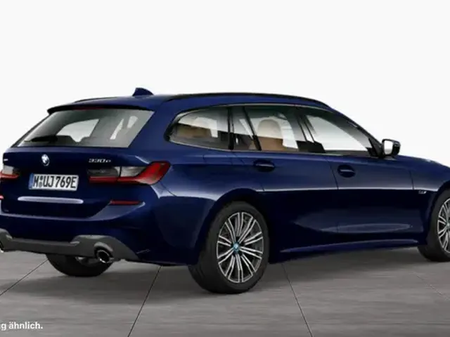 BMW 330