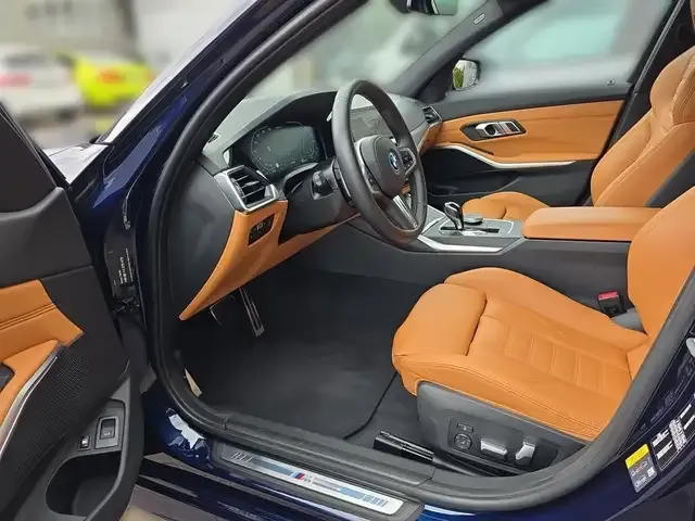 BMW 330