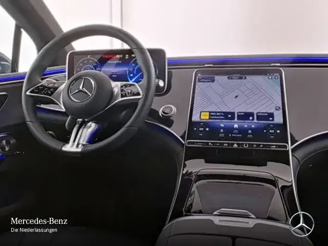 Mercedes-Benz EQE 300