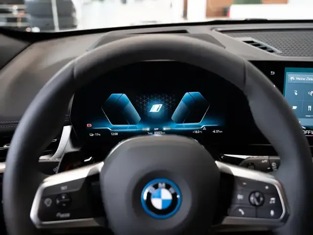 BMW iX1