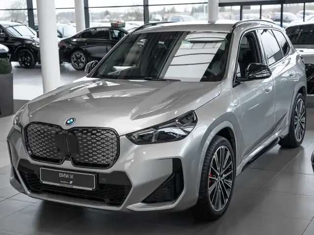 BMW iX1