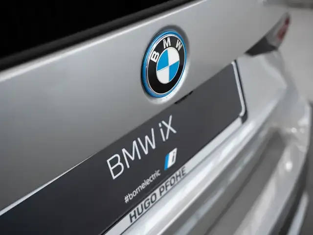 BMW iX1