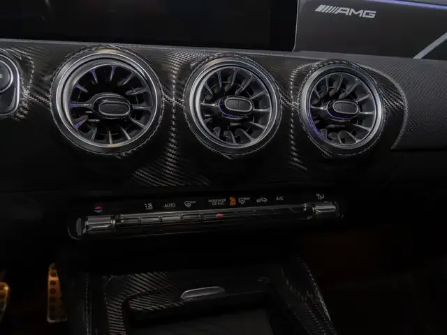 Mercedes-Benz CLA 35 AMG