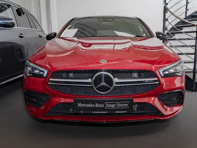 Mercedes-Benz CLA 35 AMG