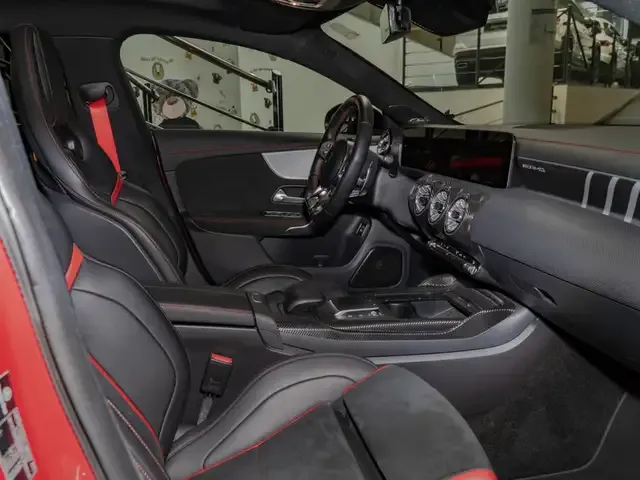 Mercedes-Benz CLA 35 AMG