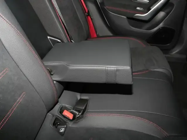 Mercedes-Benz CLA 35 AMG