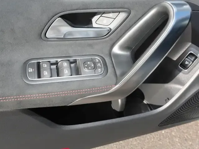 Mercedes-Benz CLA 35 AMG